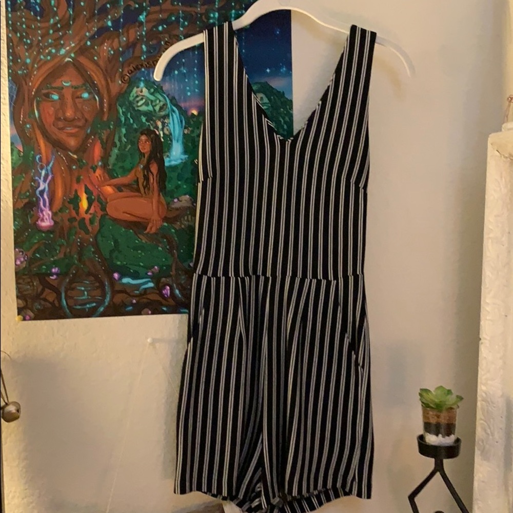 Cute stripped romper